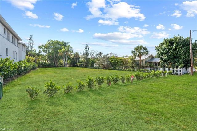 1972 FREDERICK ST, Naples, FL 34112