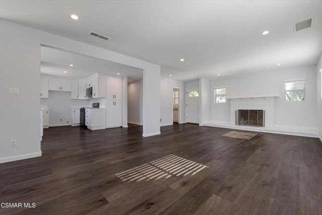 20958 Hemmingway Street, Canoga Park, CA 91304
