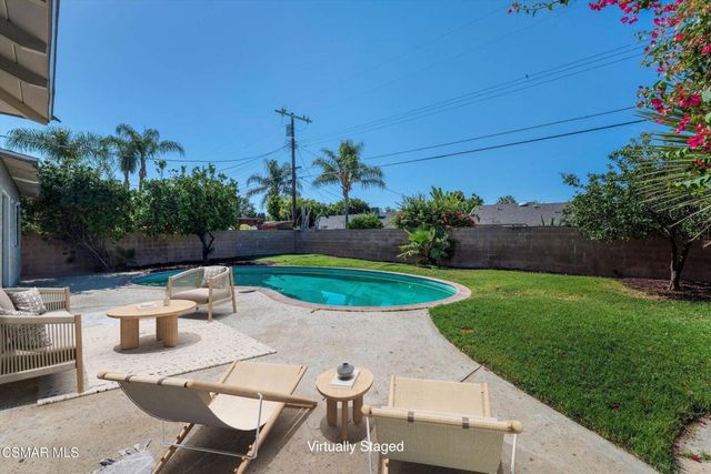 20958 Hemmingway Street, Canoga Park, CA 91304