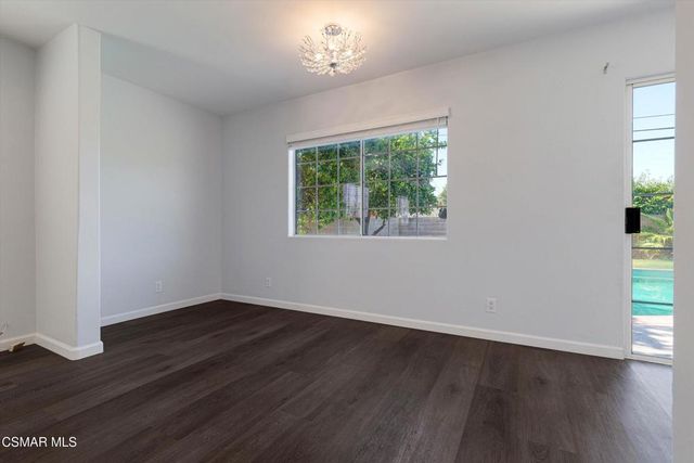 20958 Hemmingway Street, Canoga Park, CA 91304