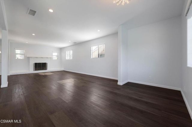 20958 Hemmingway Street, Canoga Park, CA 91304