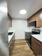 855 Makahiki Way 110, Honolulu, HI 96826