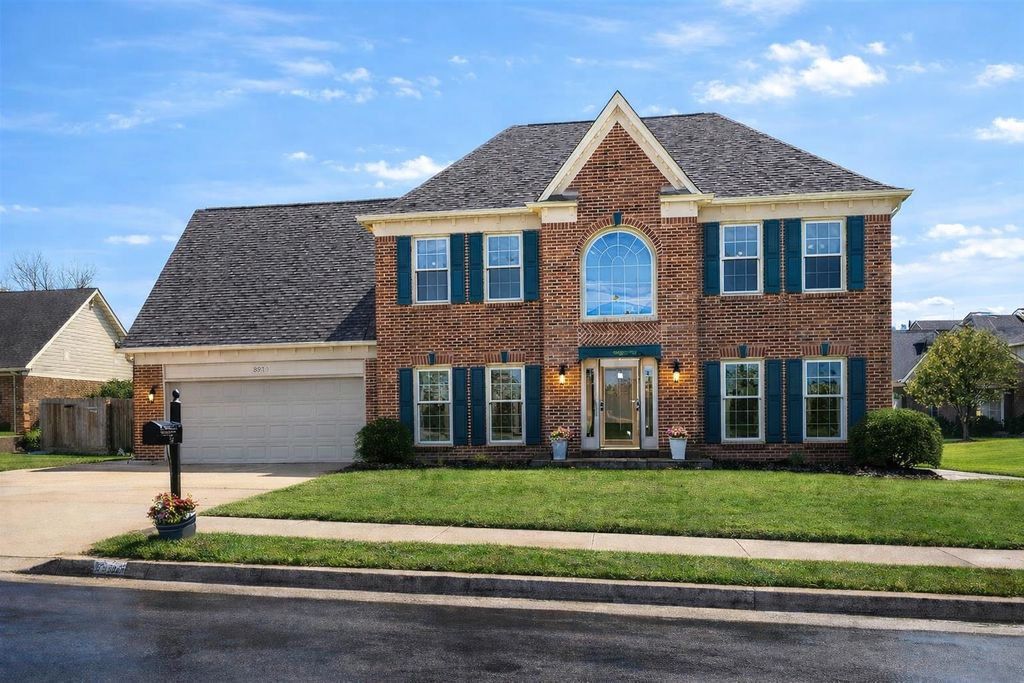 8905 LINDSTROM DR E, Memphis, TN 38016