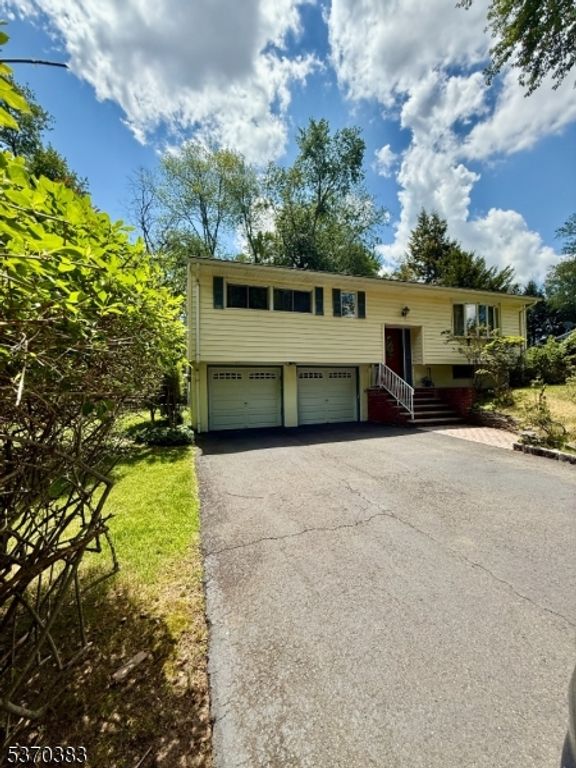 601 Echo Glen Ave, River Vale Twp., NJ 07675