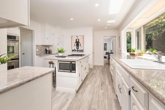 1600 SUNNYSLOPE Avenue, Belmont, CA 94002