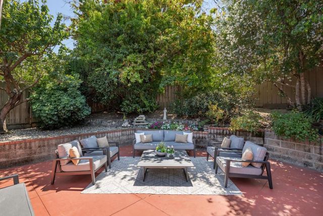 1600 SUNNYSLOPE Avenue, Belmont, CA 94002