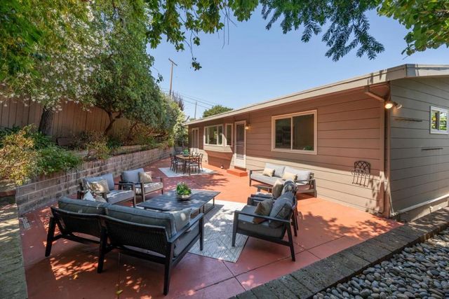 1600 SUNNYSLOPE Avenue, Belmont, CA 94002