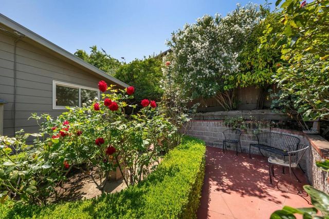 1600 SUNNYSLOPE Avenue, Belmont, CA 94002