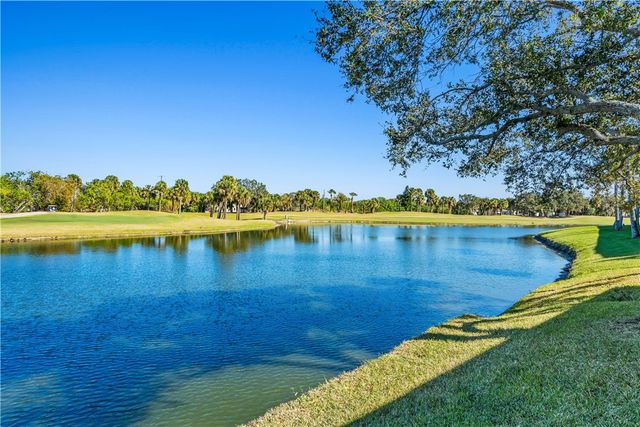 21 Plantation Drive 205, Vero Beach, FL 32966