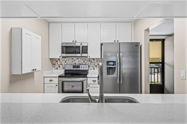 21 Plantation Drive 205, Vero Beach, FL 32966