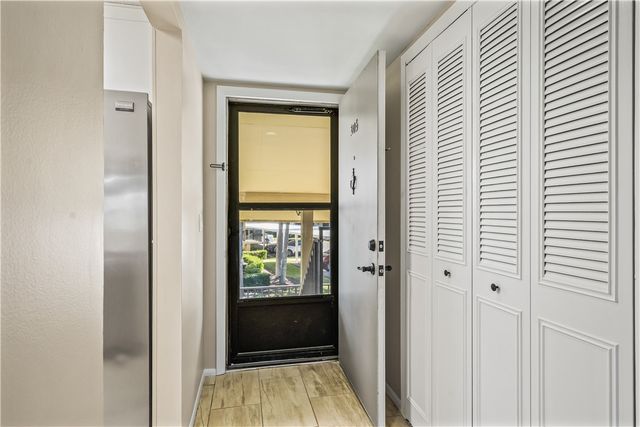 21 Plantation Drive 205, Vero Beach, FL 32966