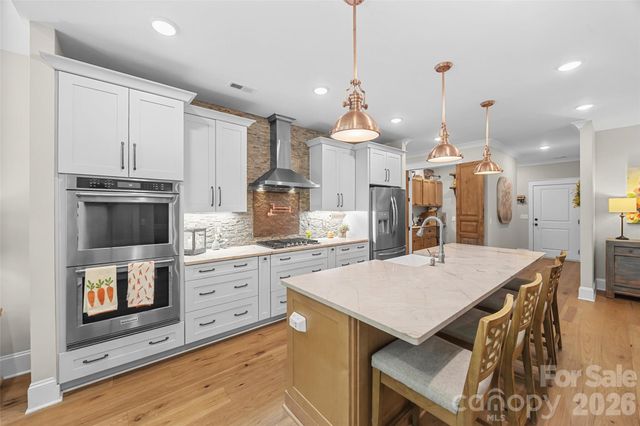 662 Sandbar Point, Lake Wylie, SC 29710