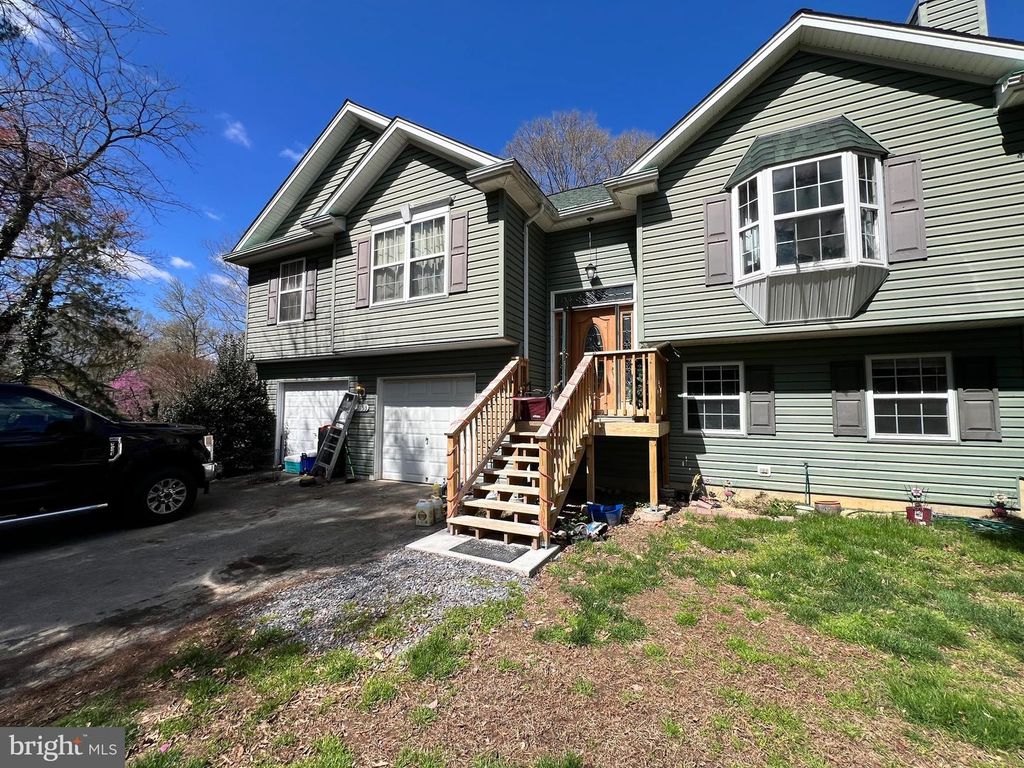 2153 BONNIE LN, Waldorf, MD 20601