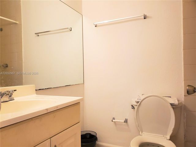 301 NW 109th Avenue 209, Miami, FL 33172