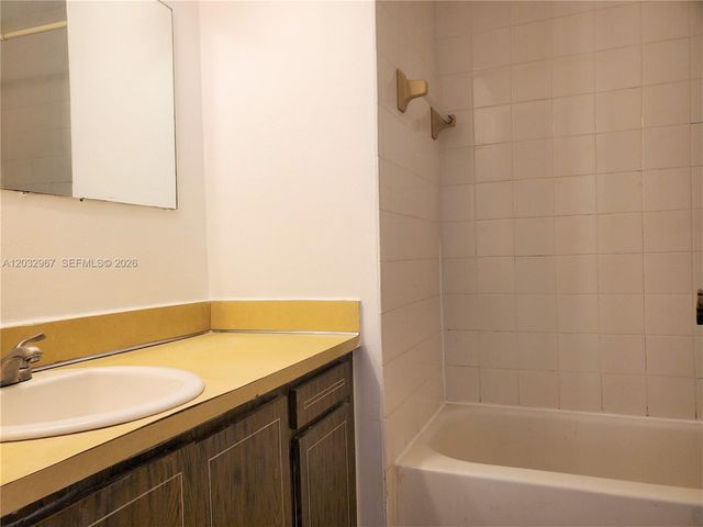 301 NW 109th Avenue 209, Miami, FL 33172