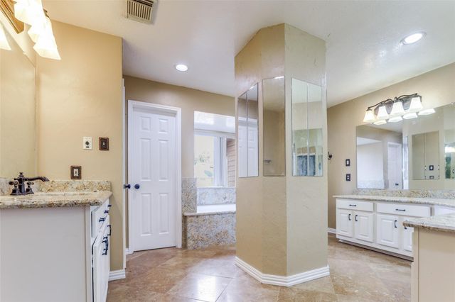 326 Dunford Court, Highlands, TX 77562