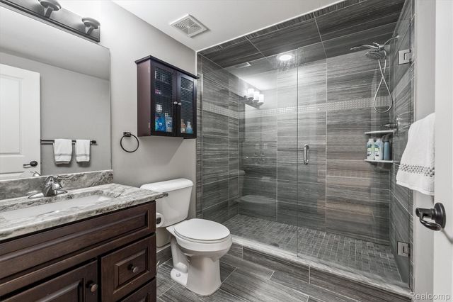 2094 Westridge Drive, Shelby Charter Township, MI 48316