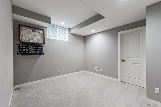 2094 Westridge Drive, Shelby Charter Township, MI 48316
