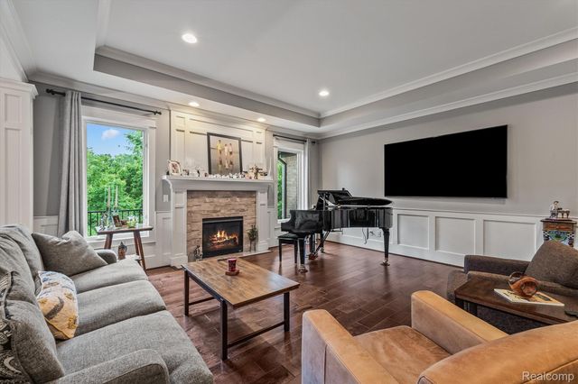 2094 Westridge Drive, Shelby Charter Township, MI 48316