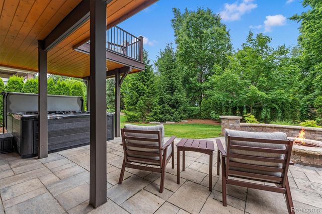 2094 Westridge Drive, Shelby Charter Township, MI 48316