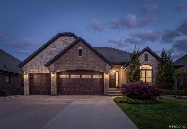 2094 Westridge Drive, Shelby Charter Township, MI 48316