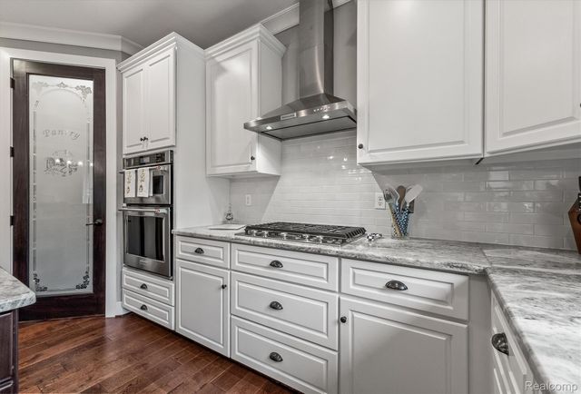 2094 Westridge Drive, Shelby Charter Township, MI 48316