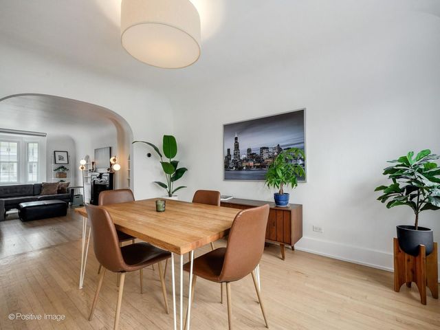 305 Maplewood Road, Riverside, IL 60546