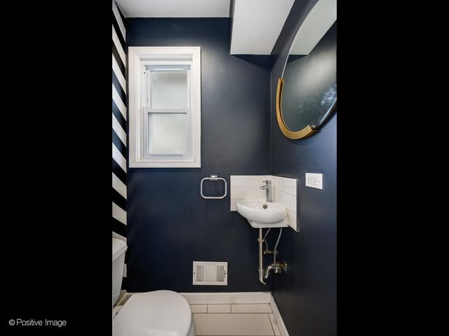 305 Maplewood Road, Riverside, IL 60546