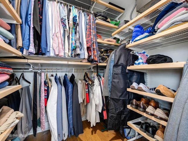 305 Maplewood Road, Riverside, IL 60546