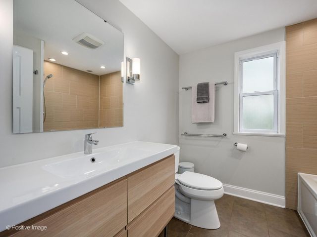 305 Maplewood Road, Riverside, IL 60546