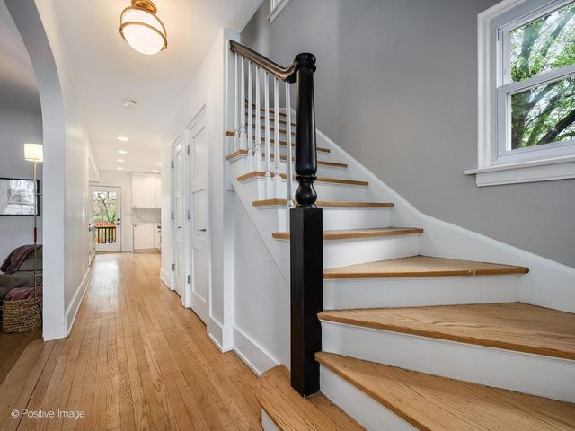 305 Maplewood Road, Riverside, IL 60546