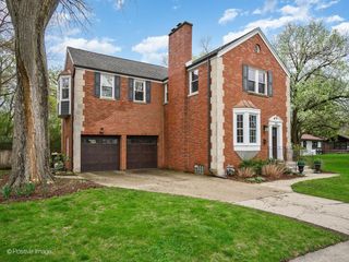 305 Maplewood Road, Riverside, IL 60546