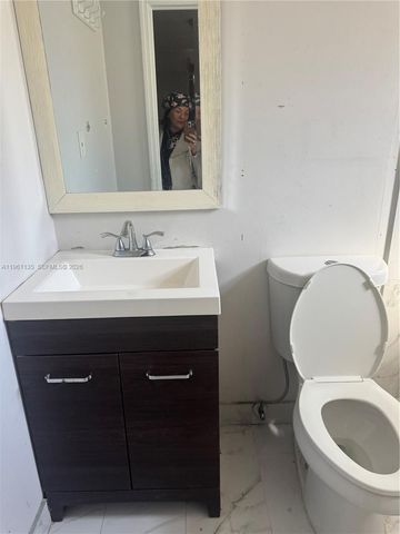 1940 NW 96th St, Miami, FL 33147