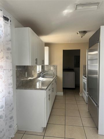 1940 NW 96th St, Miami, FL 33147