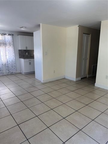 1940 NW 96th St, Miami, FL 33147