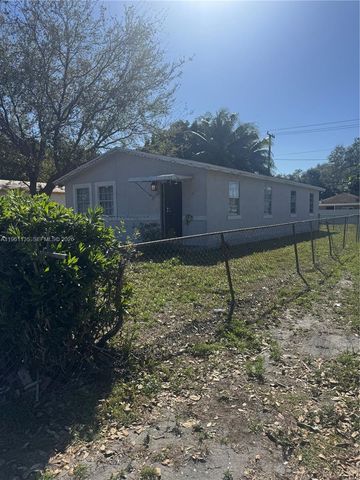 1940 NW 96th St, Miami, FL 33147