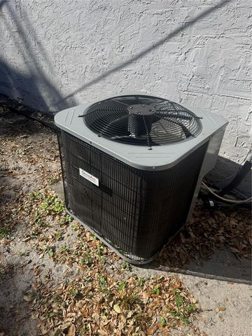 1940 NW 96th St, Miami, FL 33147