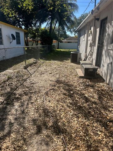 1940 NW 96th St, Miami, FL 33147