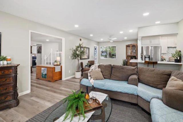 3542 Governor Drive, San Diego, CA 92122