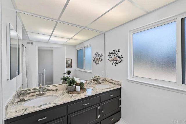 3542 Governor Drive, San Diego, CA 92122