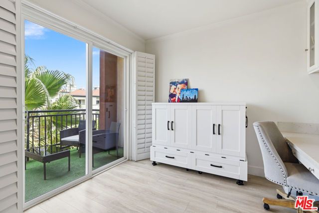 6020 Seabluff Drive 411, Los Angeles, CA 90094