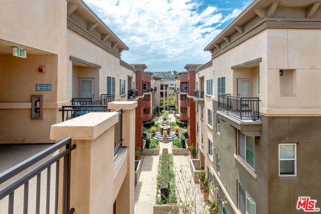 6020 Seabluff Drive 411, Los Angeles, CA 90094