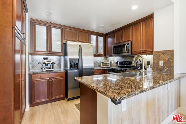 6020 Seabluff Drive 411, Los Angeles, CA 90094