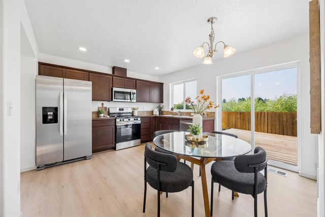 10122 W January Ct, Cheney, WA 99004