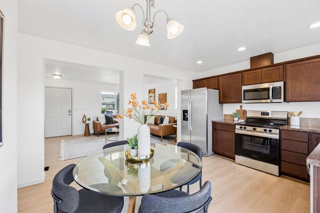 10122 W January Ct, Cheney, WA 99004