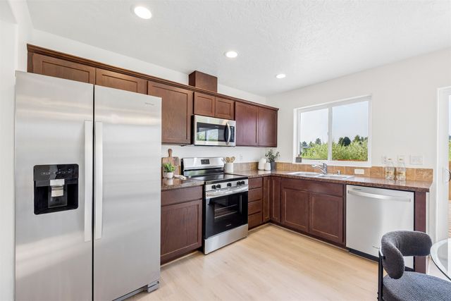 10122 W January Ct, Cheney, WA 99004
