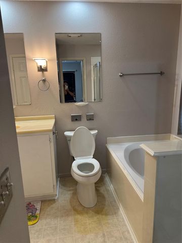 17442 S Summit Canyon Drive, Houston, TX 77095