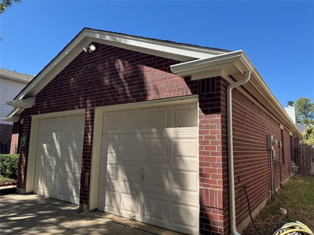 17442 S Summit Canyon Drive, Houston, TX 77095