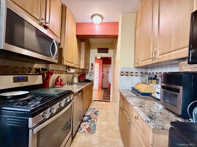 6434 102nd Street 9Z, Rego Park, NY 11374