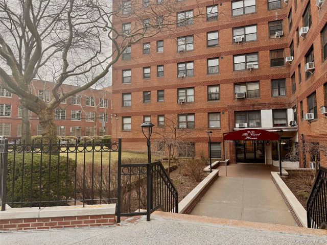 6434 102nd Street 9Z, Rego Park, NY 11374